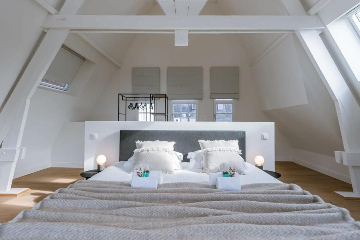 Huswell - Modern On Location In Apartment *
