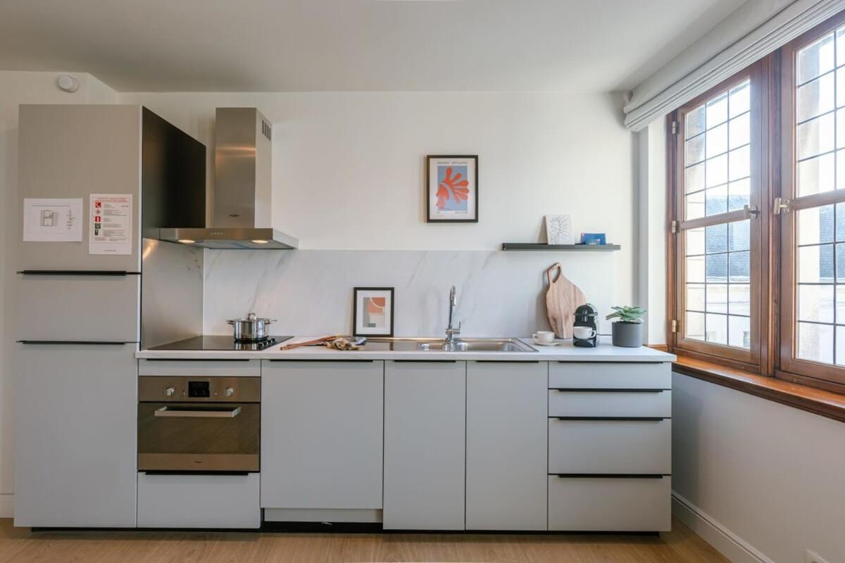 Huswell - Modern On Location In Apartment